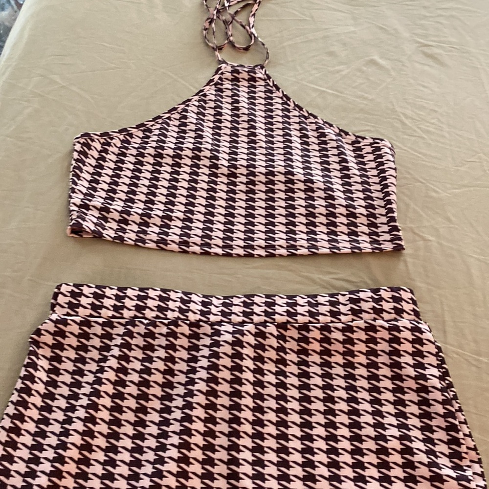 Shein curves women size 0XL.